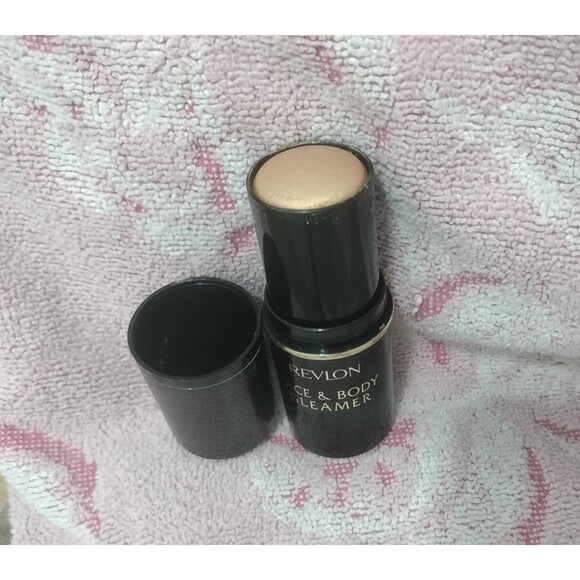 Revlon Face & Body Gleamer Gilded Limited Edition Makeup Cosmetics Fair Medium 1 - Picture 6 of 12